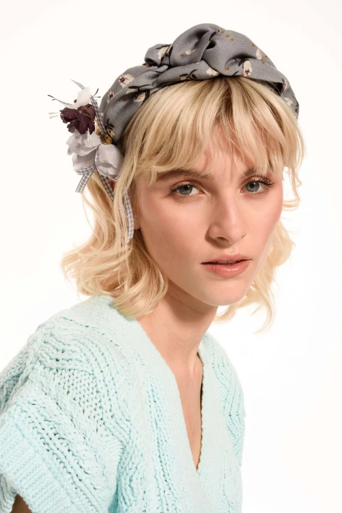 38-Opaska-w-kwiaty-turban-Gloria-Cloud-Grey-flower-turban-headband-299pln