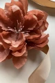 2b-jedwabny-kwiat-herbaciany-broszka-decolove-silk-flower-pin.jpg