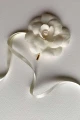 9-jedwabna-kwiatowa-spinka-Decolove-camellia-silk-flower-pin.jpg