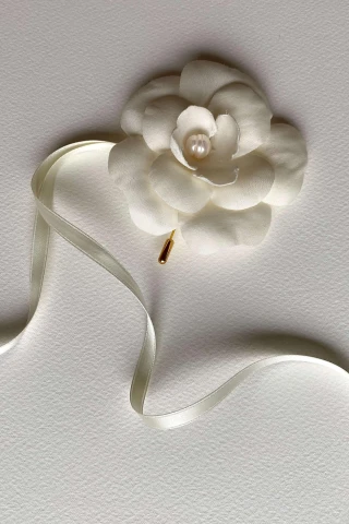 Broszka Baby Camellia 