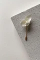 13-jedwabna-kwiatowa-broszka-Decolove-gardenia-silk-flower-pin.jpg