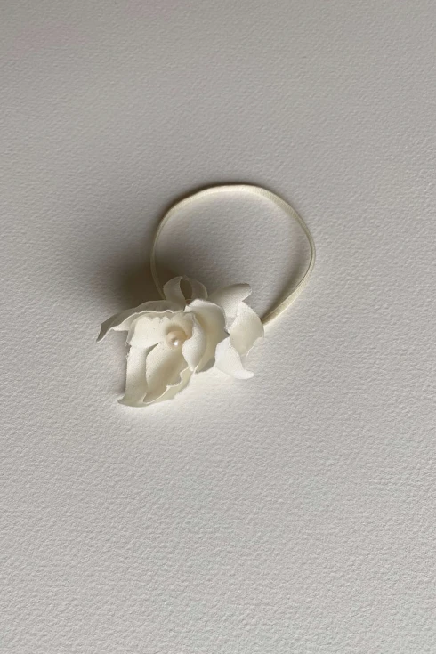 10-jedwabny-kwiat-gumka-Decolove-gardenia-silk-flower-hairband.jpg