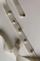 18-opaska-z-perłami-Decolove-isadora-pearl-ribbon-headband-chocker.jpg