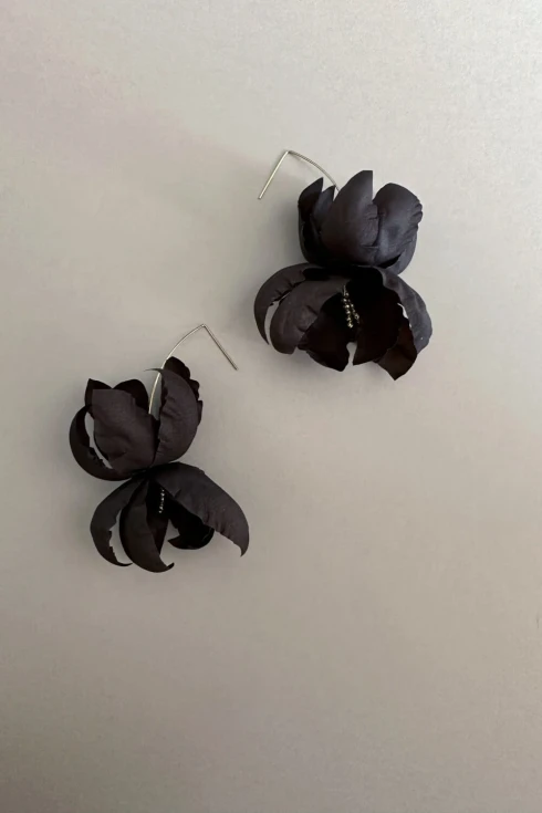 42-Kolczyki-Iris-jedwabne-kwiaty-Decolove-299pln-silk-flower-earrings.jpg