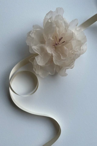 Jedwabny Kwiat Wild Rose Ecru