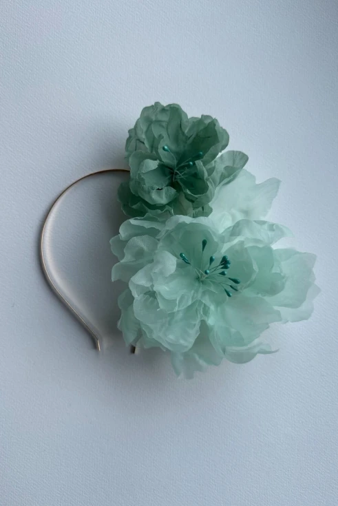 1d. opaska-z-kwiatami-jedwabna-zielona-DECOLOVE-Wild-Rose-green-headband-Silk-Flower.jpg