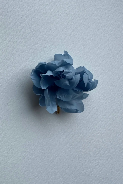 2f. Jedwabny-kwiat-roza-niebieska-DECOLOVE-baby-Wild-Rose-Blue-Silk-Flower.jpg