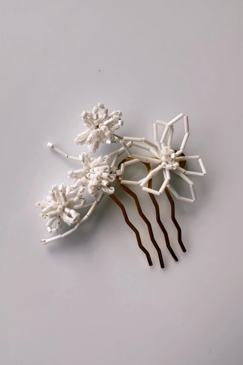 18-grzebyk-z-kwiatow-koralikow-decolove-beads-flowrs-dandelion-haircomb.jpg