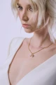 4a-naszyjnik-z-kwiatkiem-z perel-Decolove-pearl-bell-necklace.jpg
