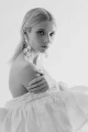 60-kolczyki-slubne-szklane-kwiaty-Decolove-bridal-glass-flower-earrings-Vogue.JPG
